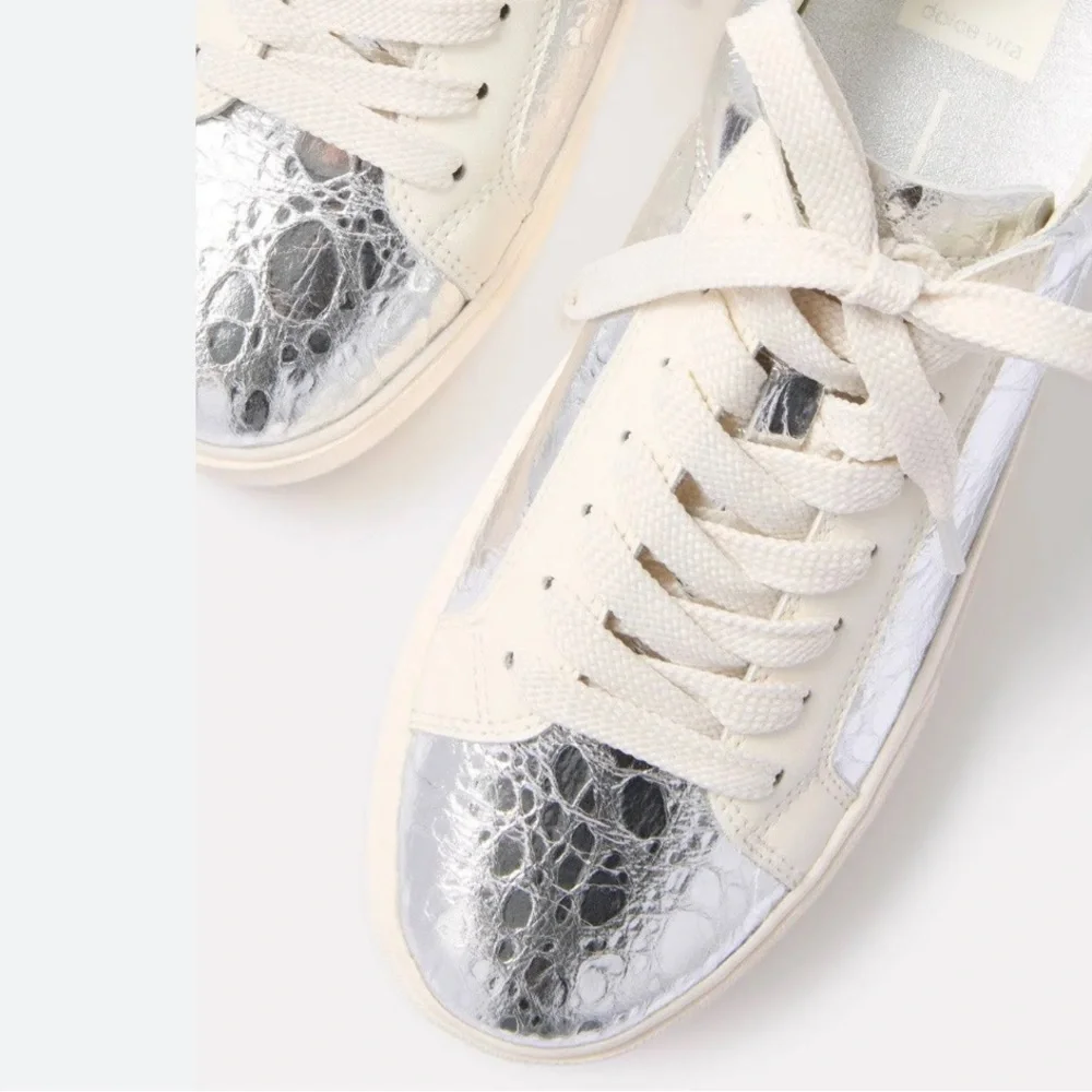 Dolce Vita Zayn 360 Sneaker Silver Distressed Leather size 8